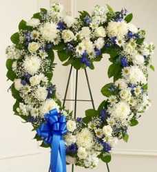 Corona Fúnebre corazón con Pompos blancos, Rosas Blancas e Iris azul